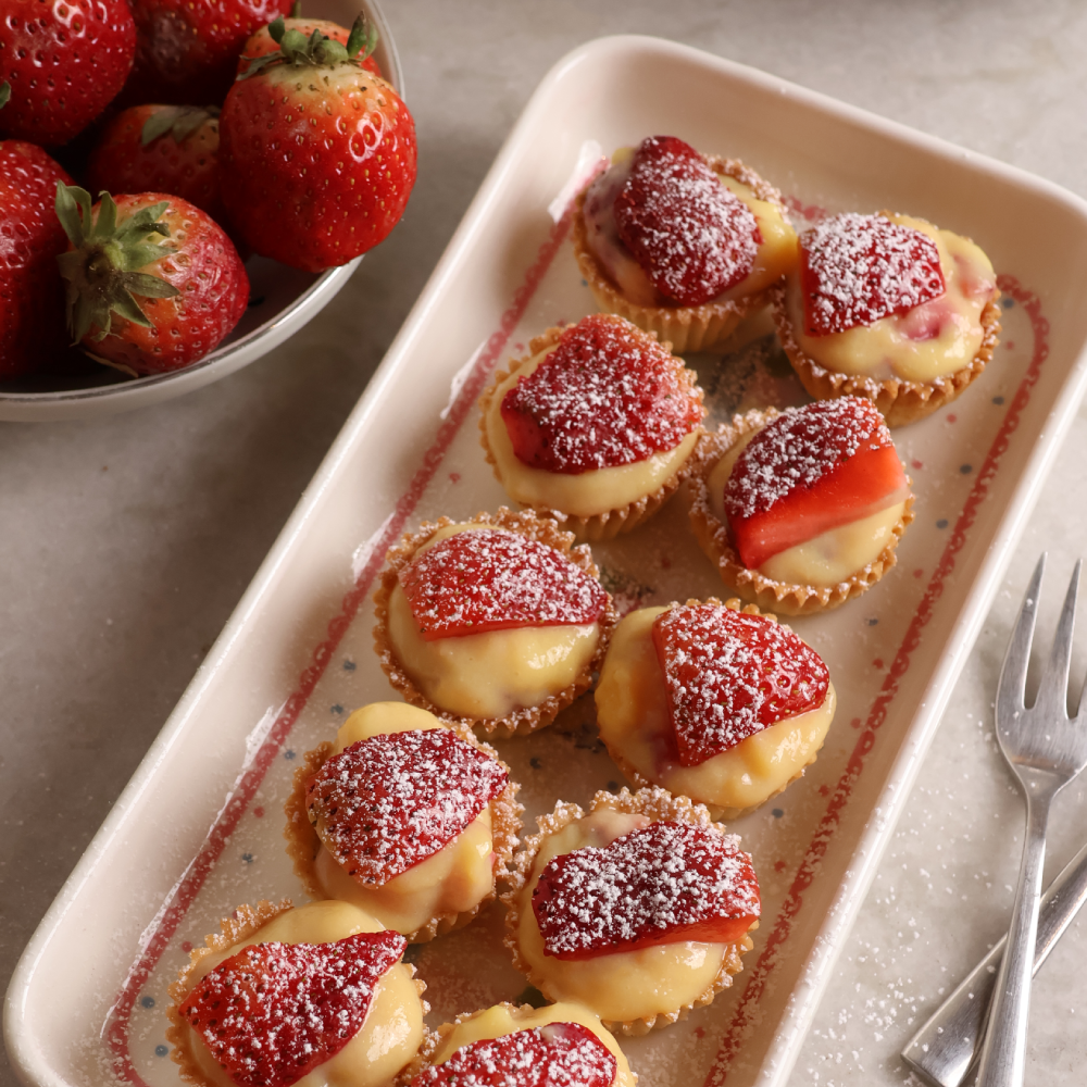 Fresh Strawberry Tart (18 Pcs)