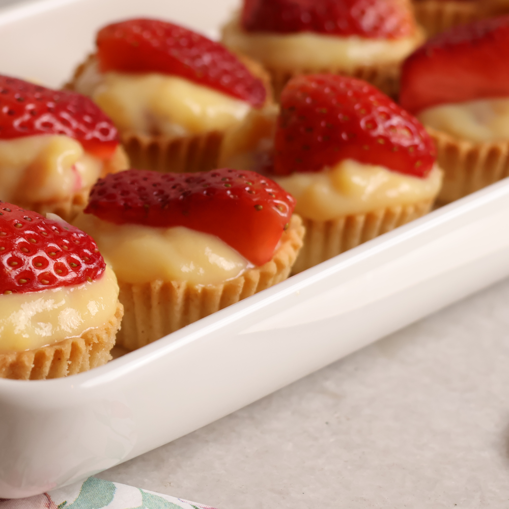 Fresh Strawberry Tart (18 Pcs)